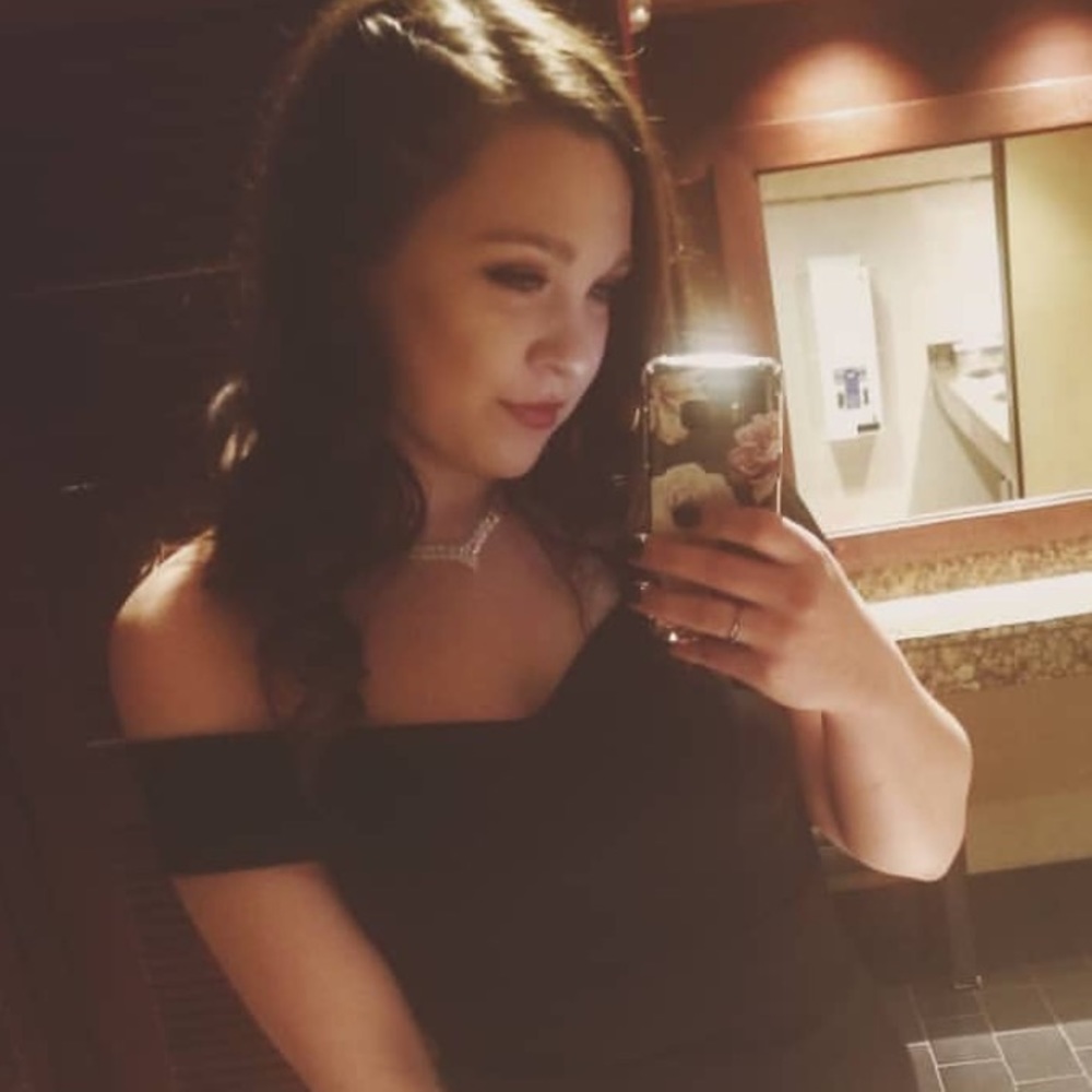 Meet your Posher, Desiree